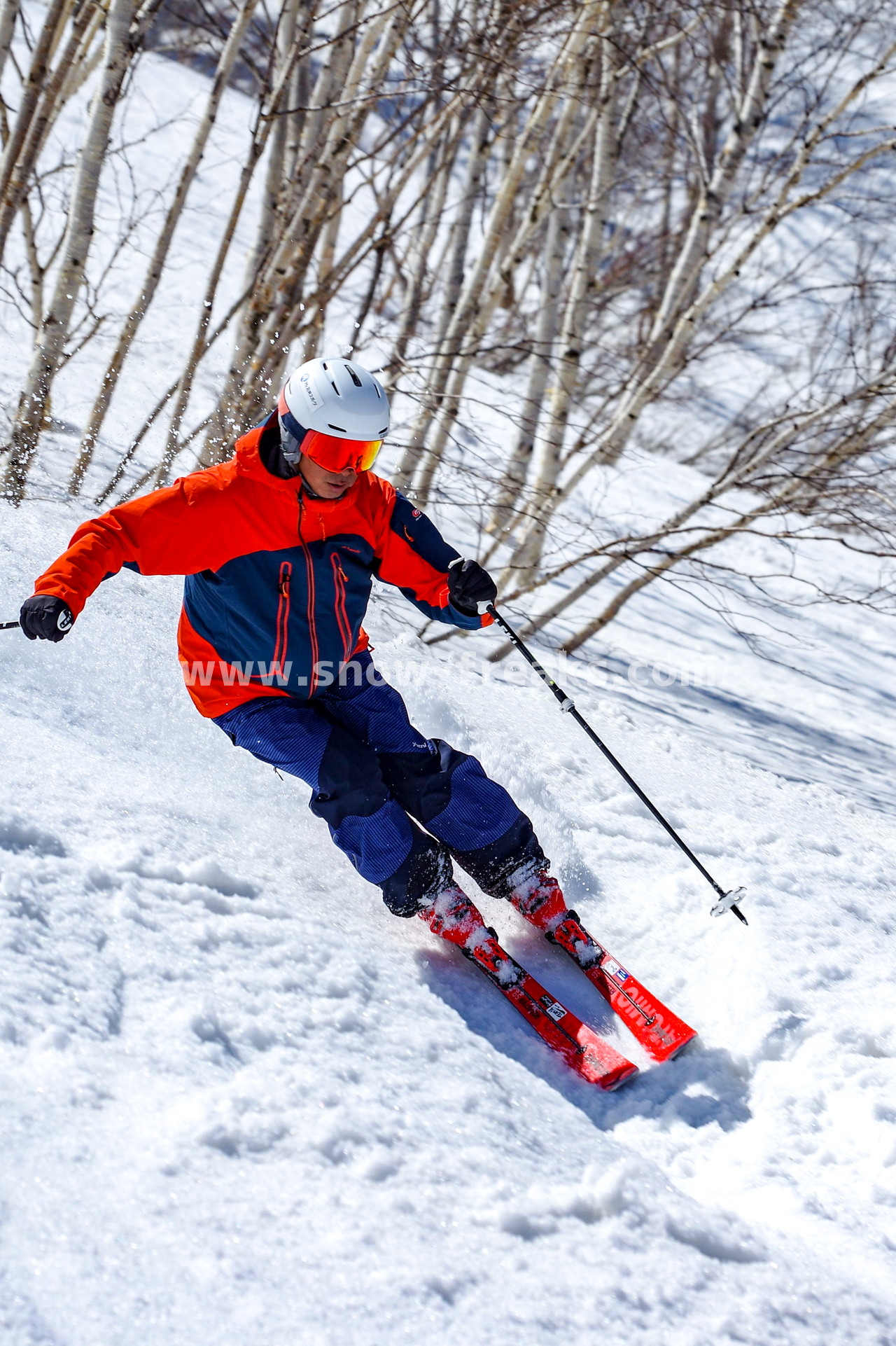 札幌国際スキー場 Mt.石井スポーツ ISHII SKI ACADEMY 校長・斉藤人之さんによる『斉藤塾』開講。本日のテーマは、「春雪！コブからスキーのたわみを楽しむ！！」(^^)v